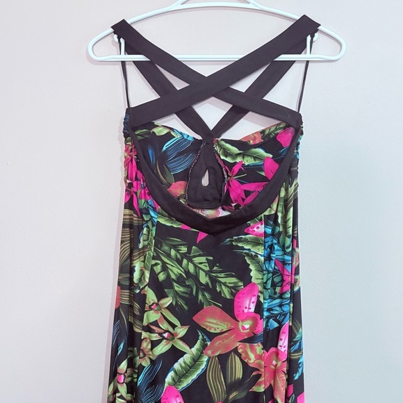 QED London Sheer Tropical Floral Maxi Dress Criss Cross & Cutout - Picture 6 of 10